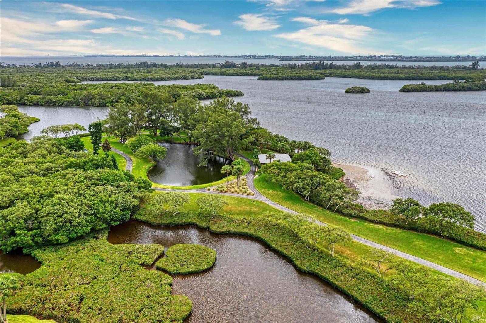 Beautiful Waterfront Complex - 9417 KINGSTON DR #9417, BRADENTON