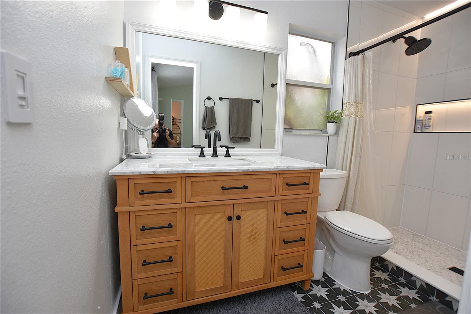 Primary Bathroom - 2022 HATTERAS PT, LAKELAND