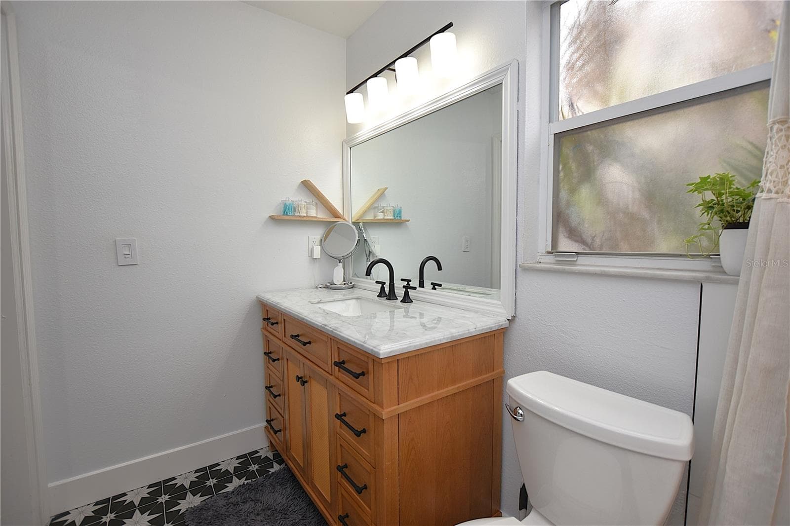 Single Family Residence at 2022 HATTERAS PT, LAKELAND, photo 22 of 36
