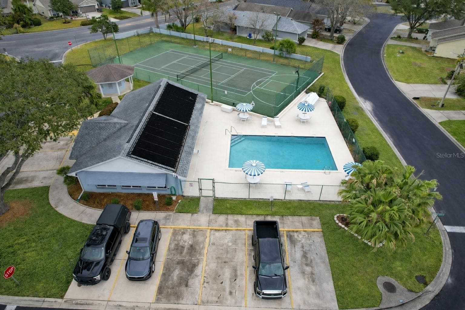 Clubhouse/Pool - 2022 HATTERAS PT, LAKELAND