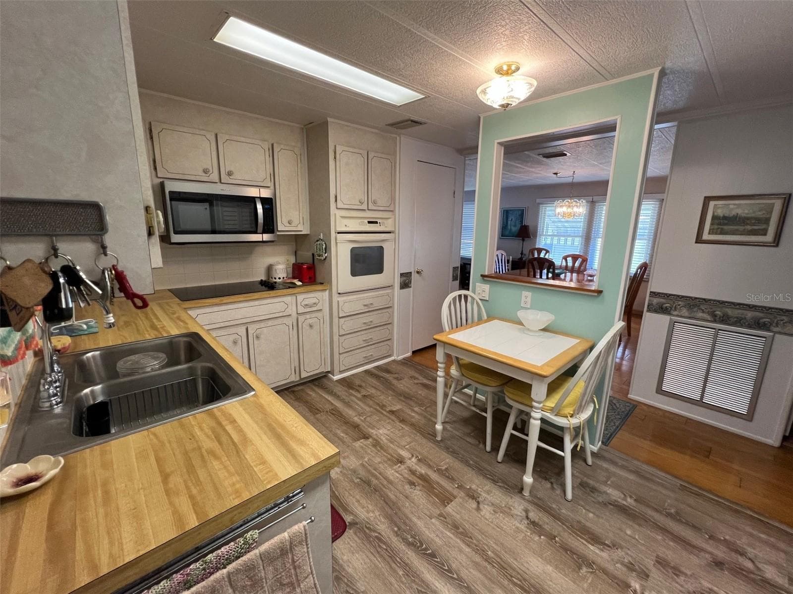 Manufactured Home at 709 SUGAR PALM ST, LARGO, photo 9 of 34