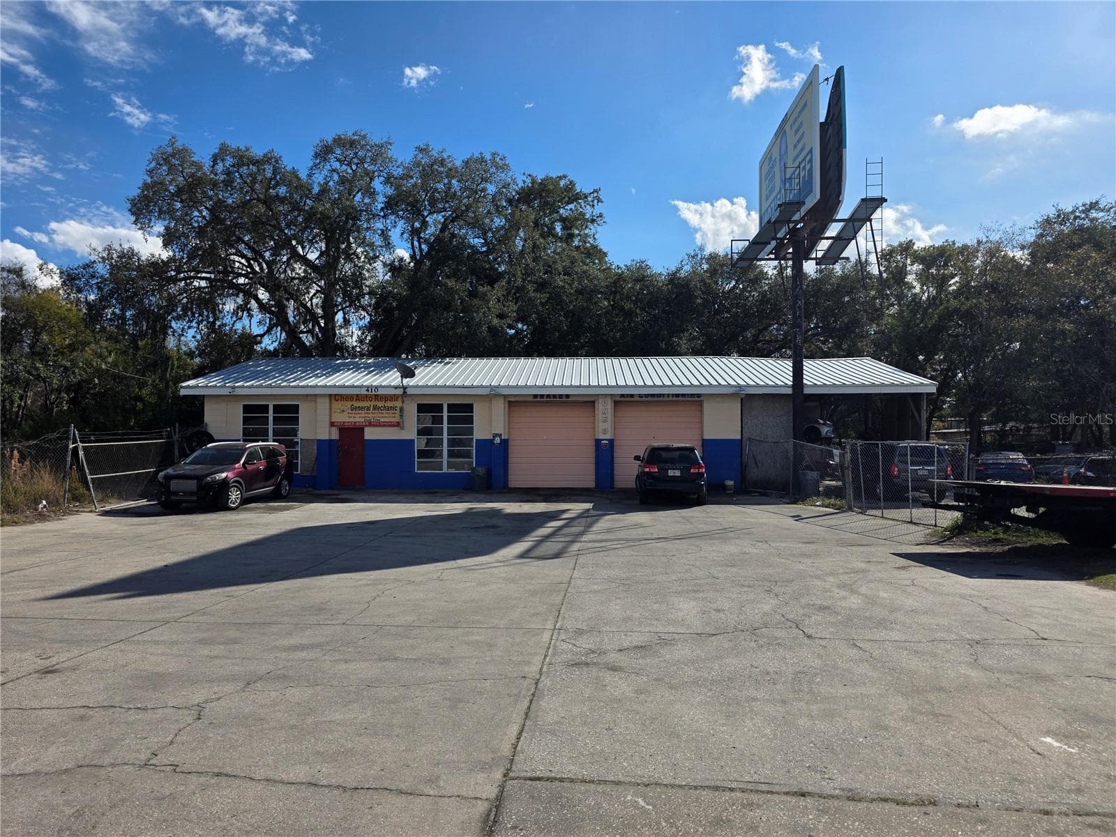 410 E DONEGAN AVE