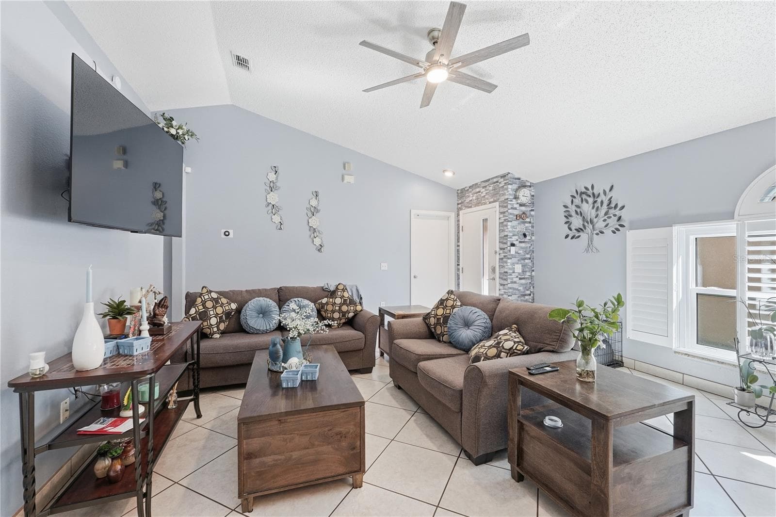 Single Family Residence at 139 PLACID WOODS CT, SANFORD, photo 15 of 32