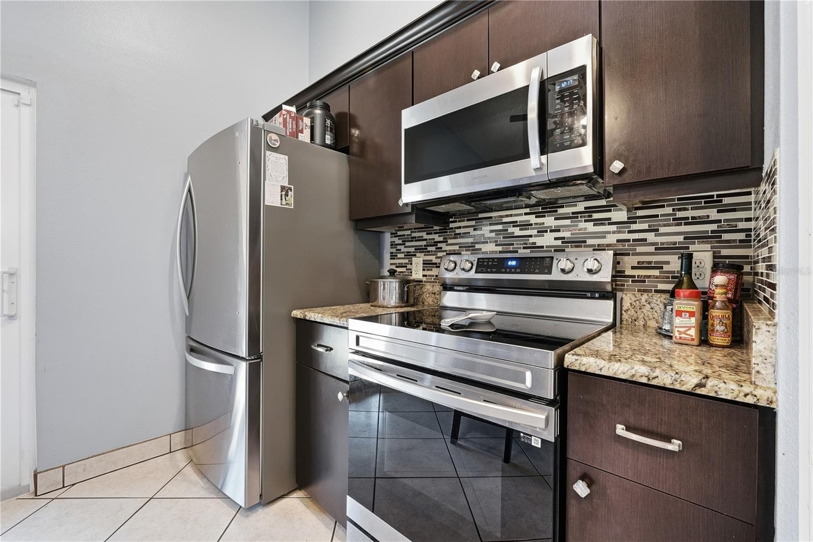 Appliance conveys - 139 PLACID WOODS CT, SANFORD