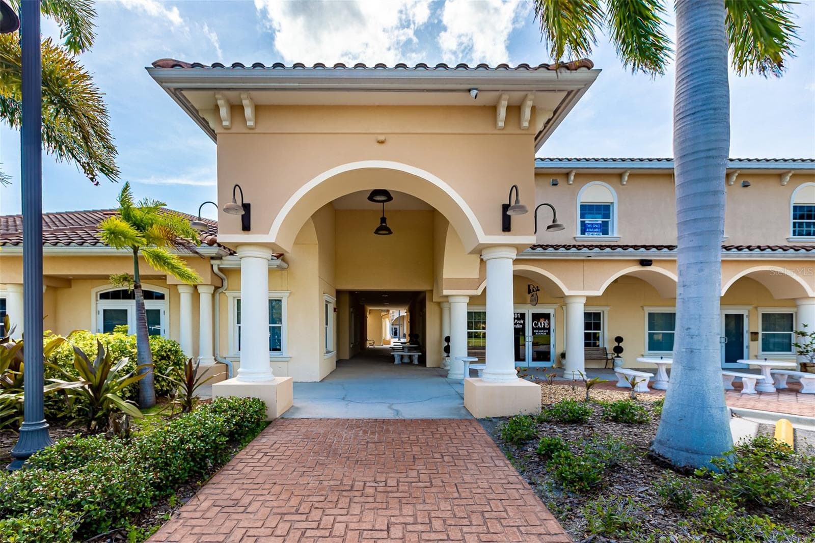 1500 E VENICE AVE #4F