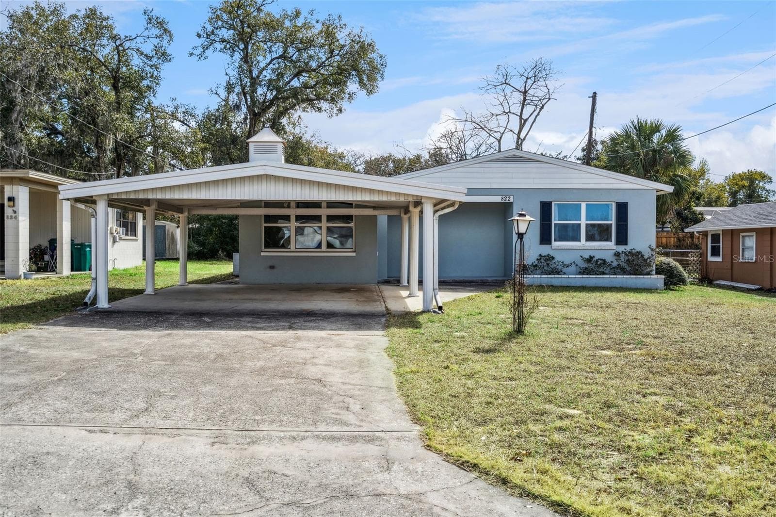 822 POINSETTIA DR