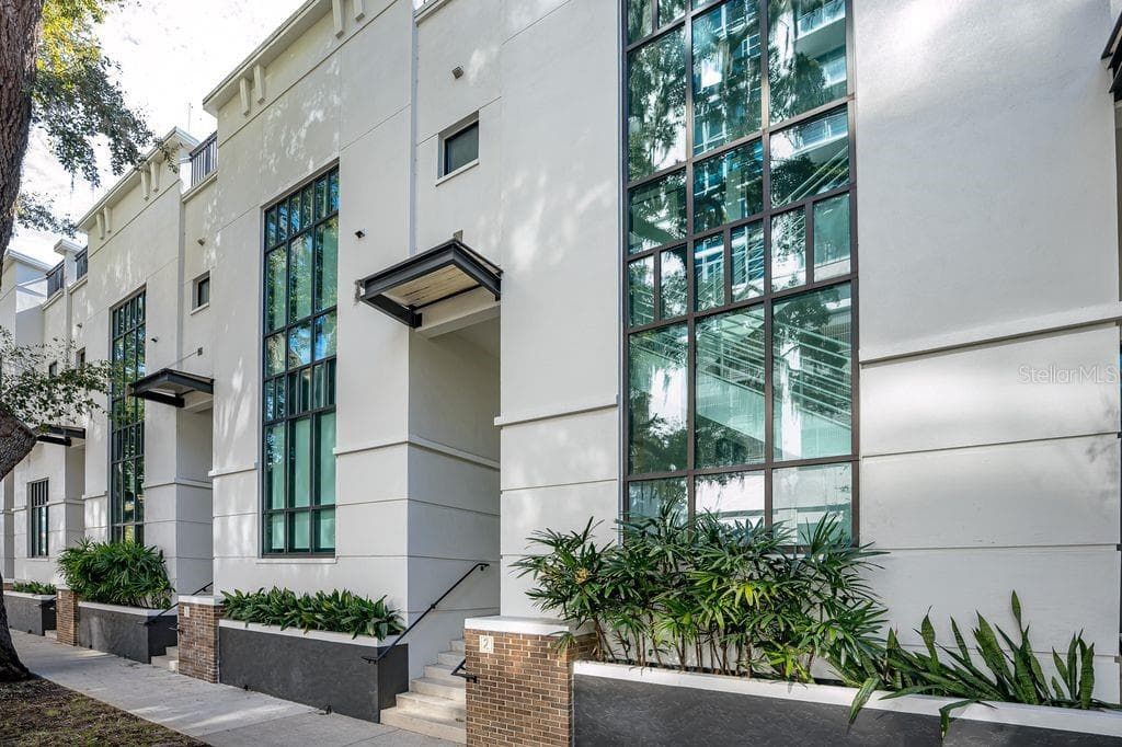 Condominium at 460 E JACKSON ST #2, ORLANDO, photo 2 of 37