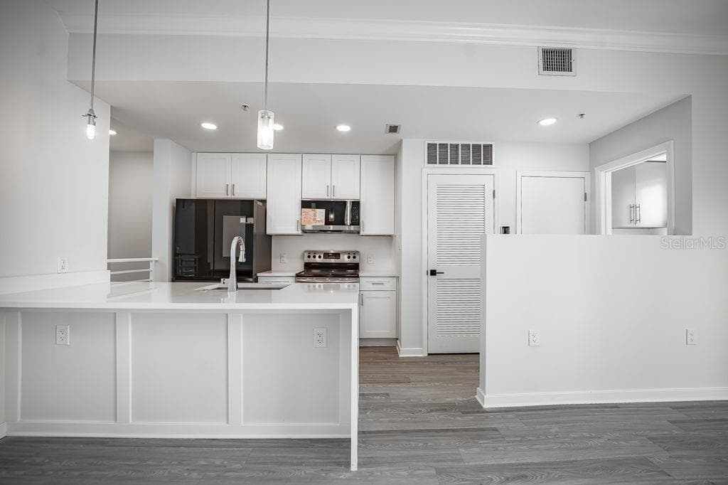 Condominium at 460 E JACKSON ST #2, ORLANDO, photo 8 of 37
