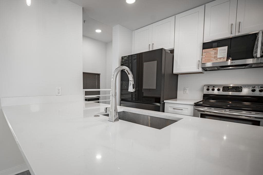 Condominium at 460 E JACKSON ST #2, ORLANDO, photo 6 of 37