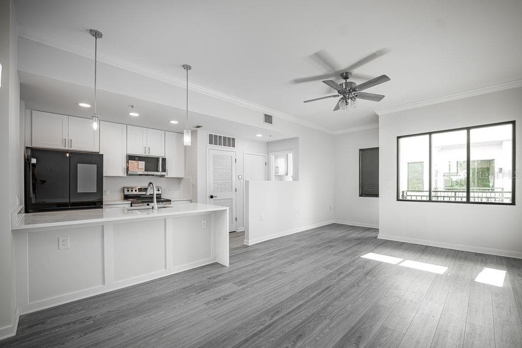 Condominium at 460 E JACKSON ST #2, ORLANDO, photo 9 of 37