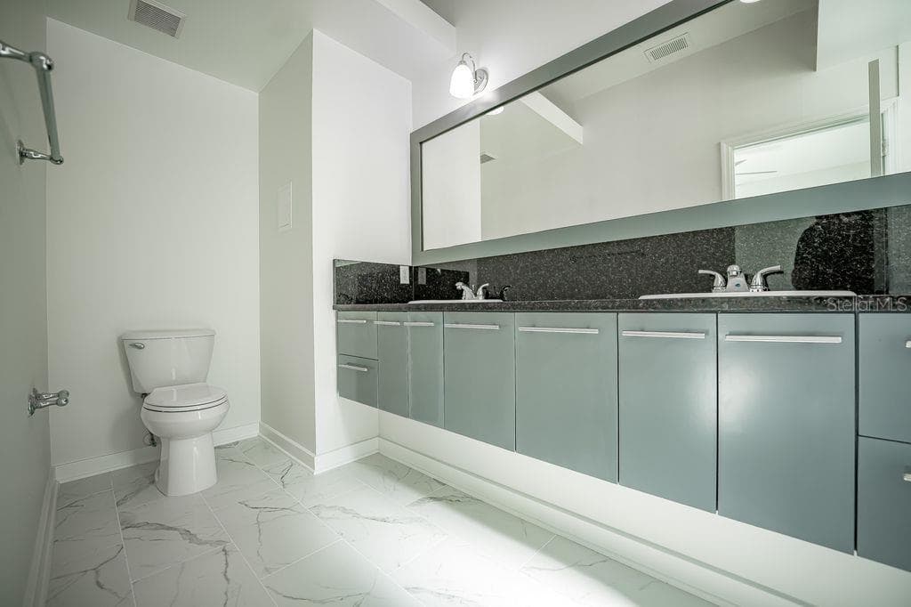 Condominium at 460 E JACKSON ST #2, ORLANDO, photo 31 of 37