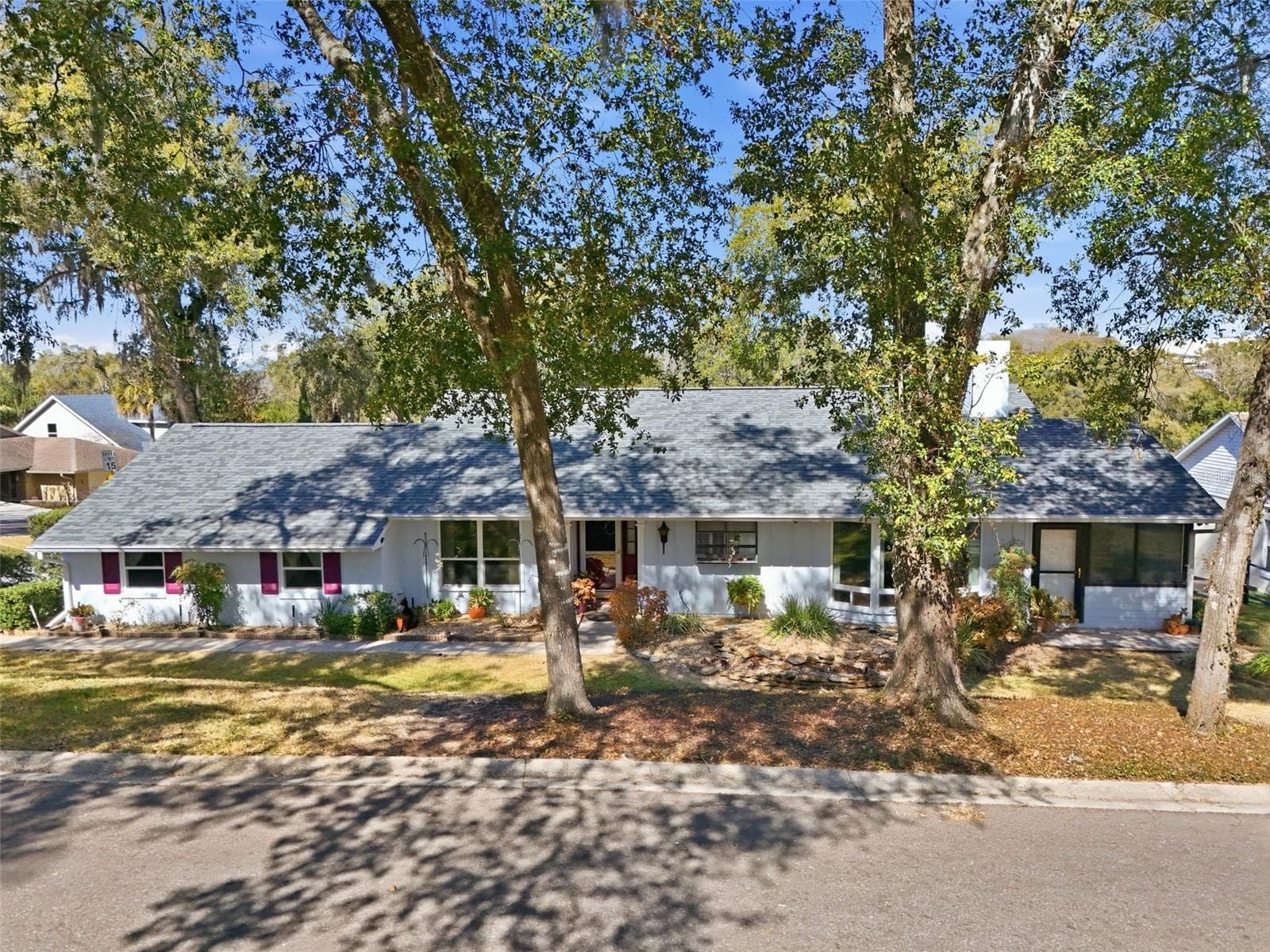Front - 58 TOWNHILL DR, EUSTIS