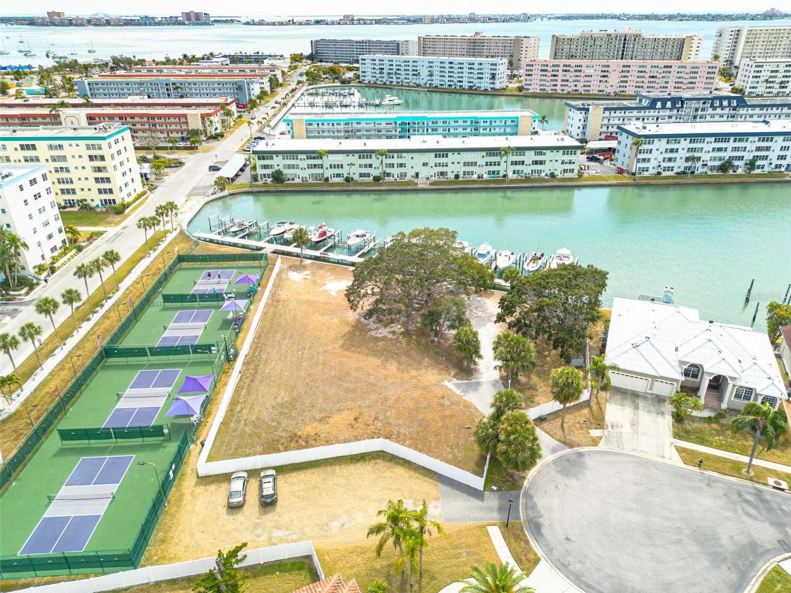 Access by boat or at the end of a cul-de sac with coded entry gate. - 5814 SKIMMER POINT BLVD S, GULFPORT