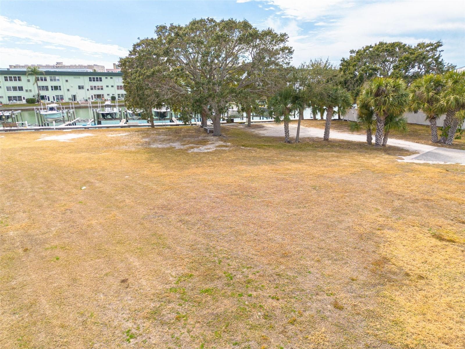 Plenty of Parking - 5814 SKIMMER POINT BLVD S, GULFPORT
