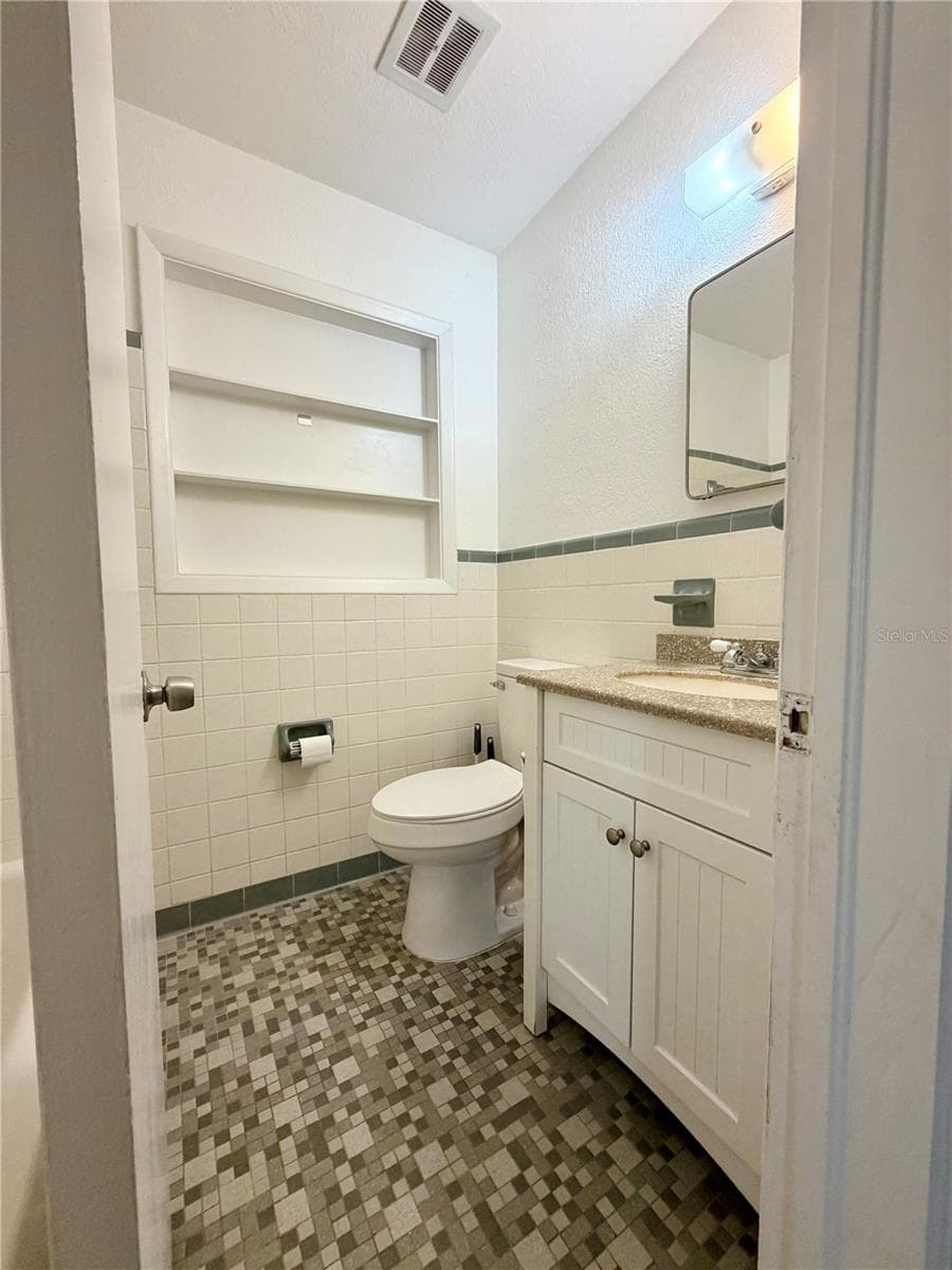 Main bathroom - 110 S CORONA AVE, CLEARWATER