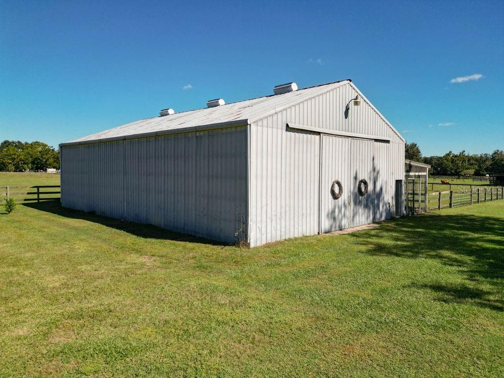 Single Family Residence at 331 SE HIGHWAY 42, SUMMERFIELD, photo 13 of 67