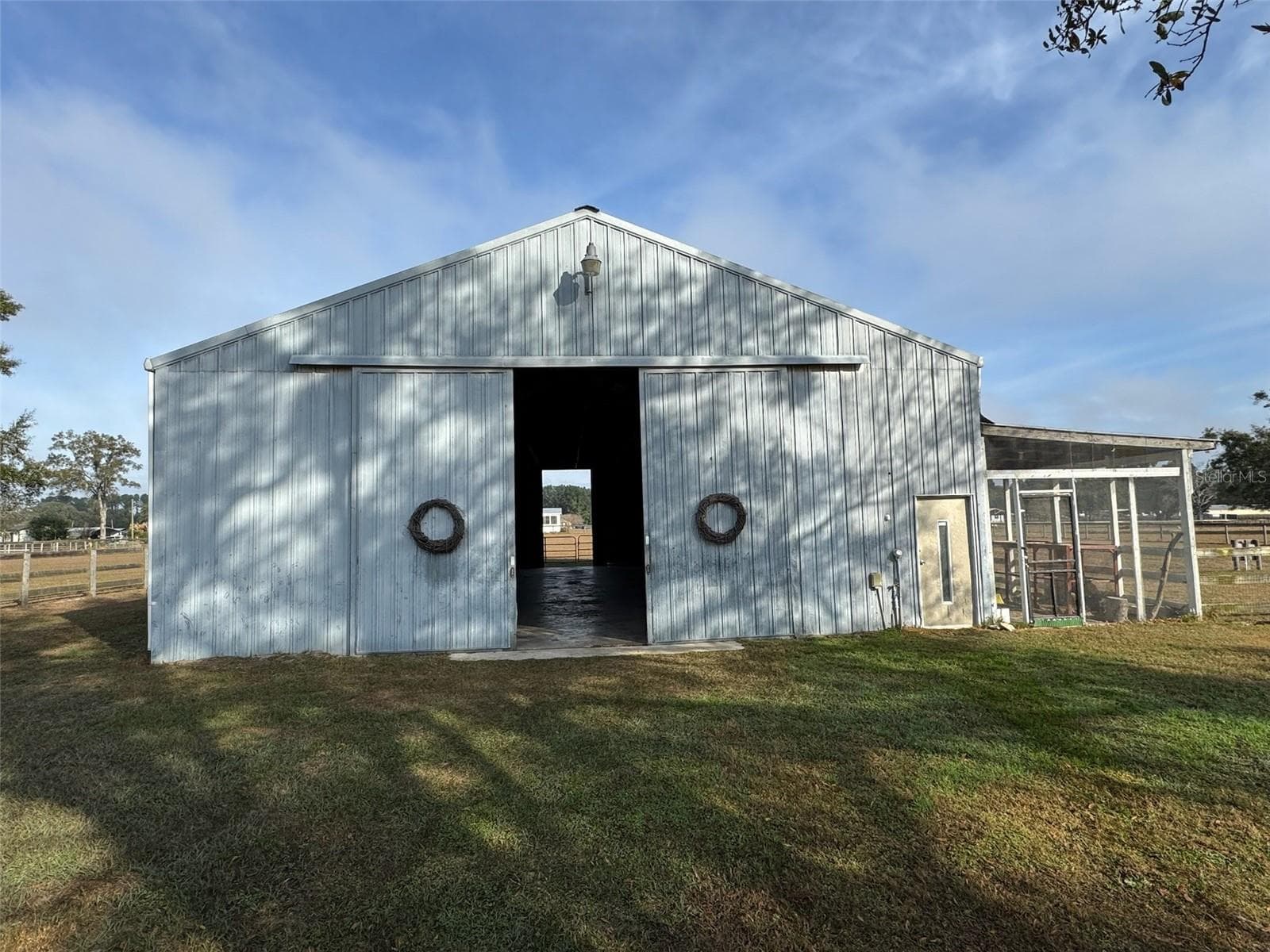 Single Family Residence at 331 SE HIGHWAY 42, SUMMERFIELD, photo 14 of 67