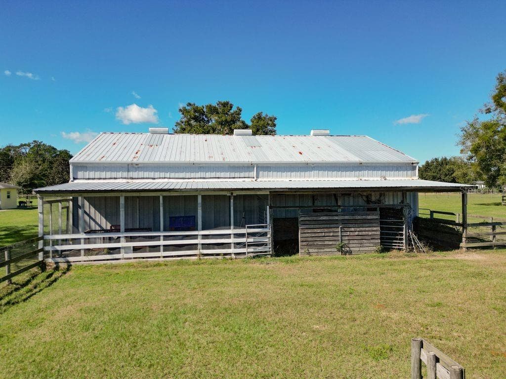 Single Family Residence at 331 SE HIGHWAY 42, SUMMERFIELD, photo 17 of 67