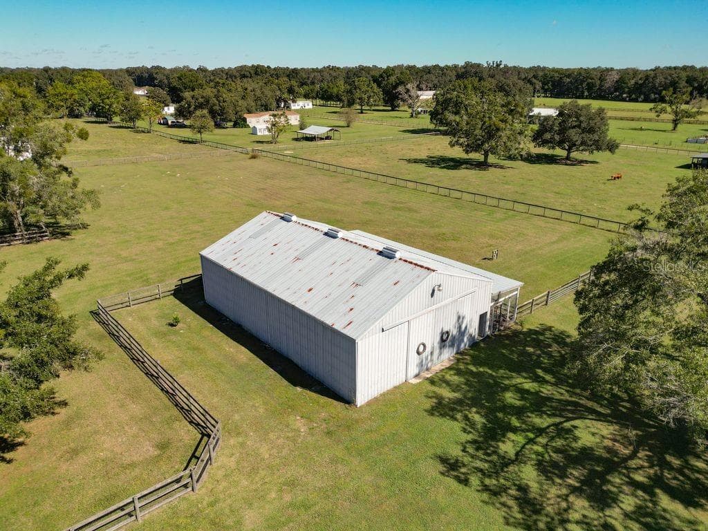 Single Family Residence at 331 SE HIGHWAY 42, SUMMERFIELD, photo 18 of 67