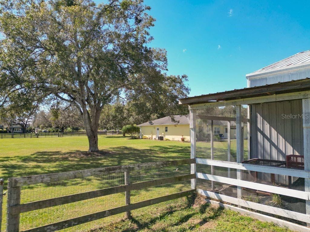 Single Family Residence at 331 SE HIGHWAY 42, SUMMERFIELD, photo 19 of 67