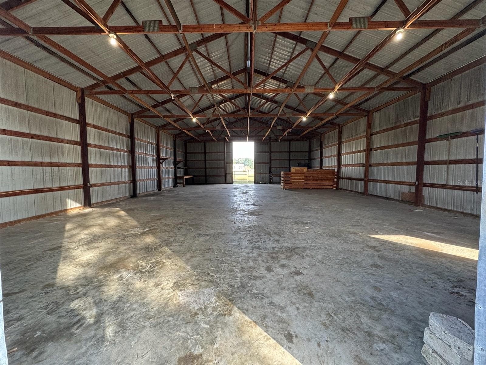 Single Family Residence at 331 SE HIGHWAY 42, SUMMERFIELD, photo 26 of 67