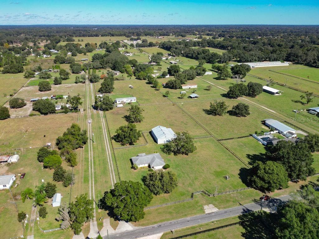 Single Family Residence at 331 SE HIGHWAY 42, SUMMERFIELD, photo 62 of 67