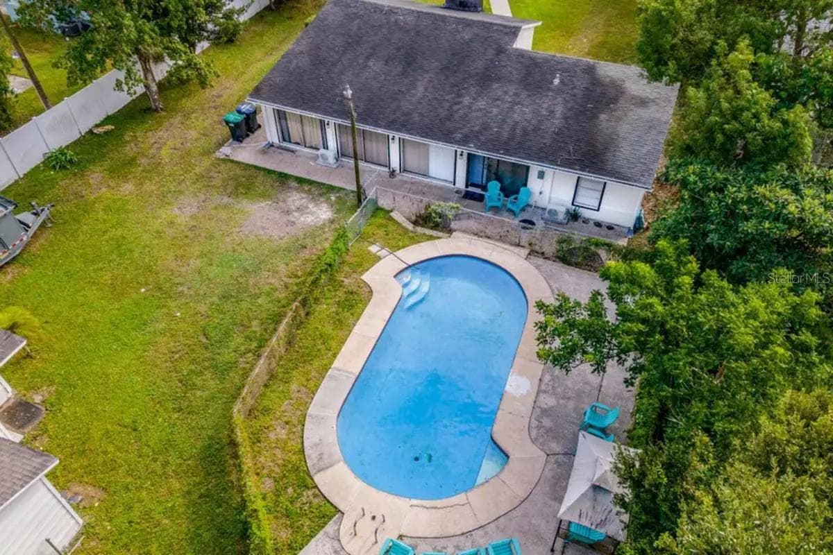 Single Family Residence at 2301 CARLTON DR, ORLANDO, photo 2 of 27