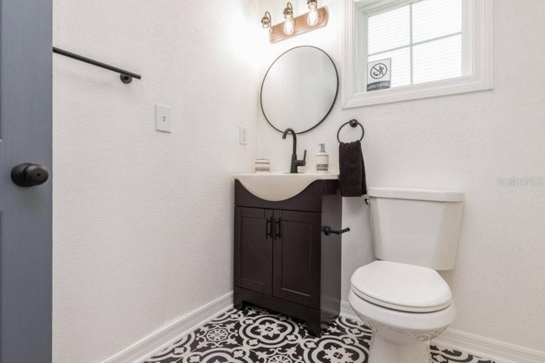 Single Family Residence at 2301 CARLTON DR, ORLANDO, photo 19 of 27