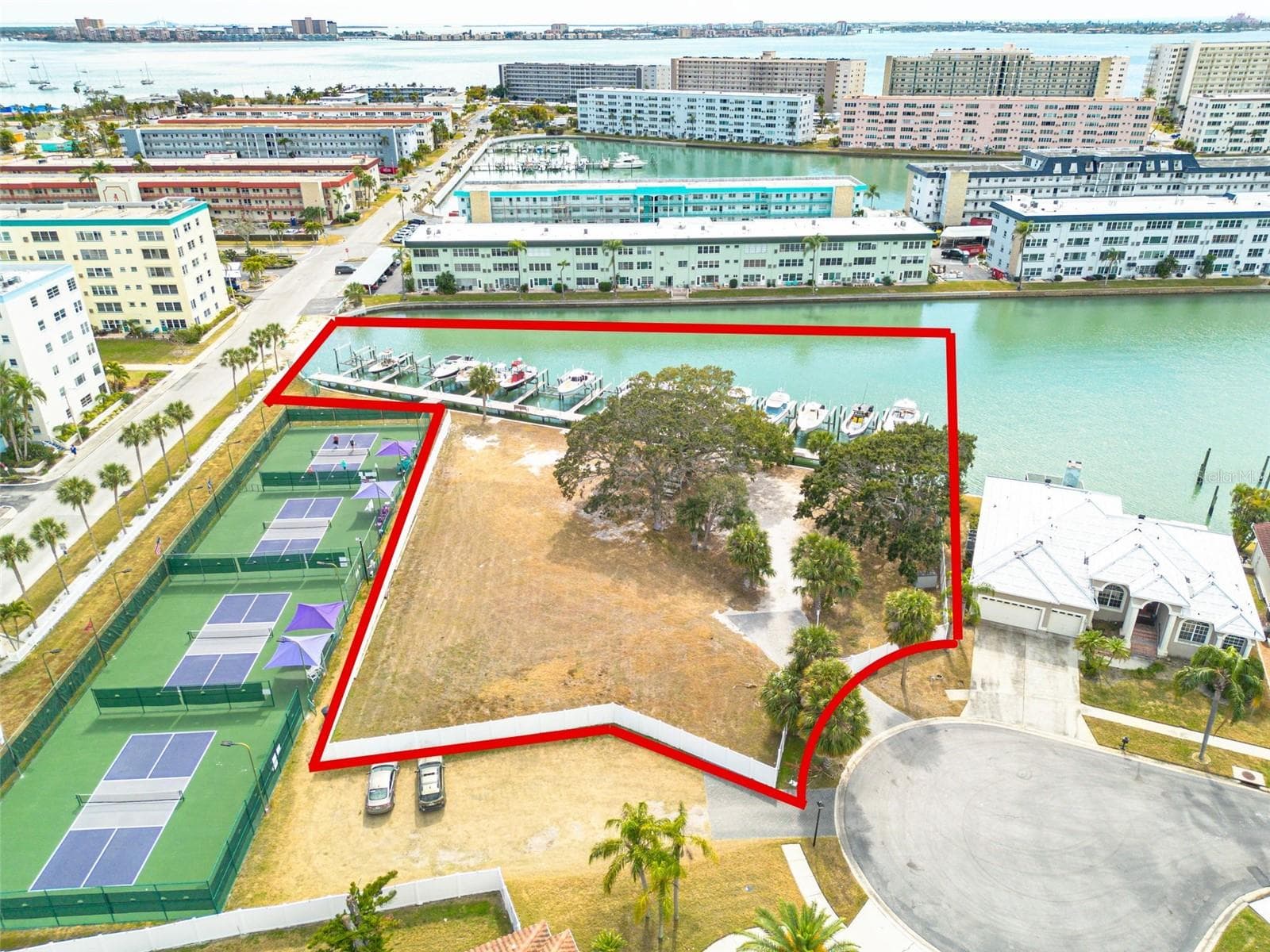 Situated near pickleball courts in the Skimmer Bay Subdivision of the Pasadena Yacht & Country Club - 5814 SKIMMER POINT BLVD S, GULFPORT