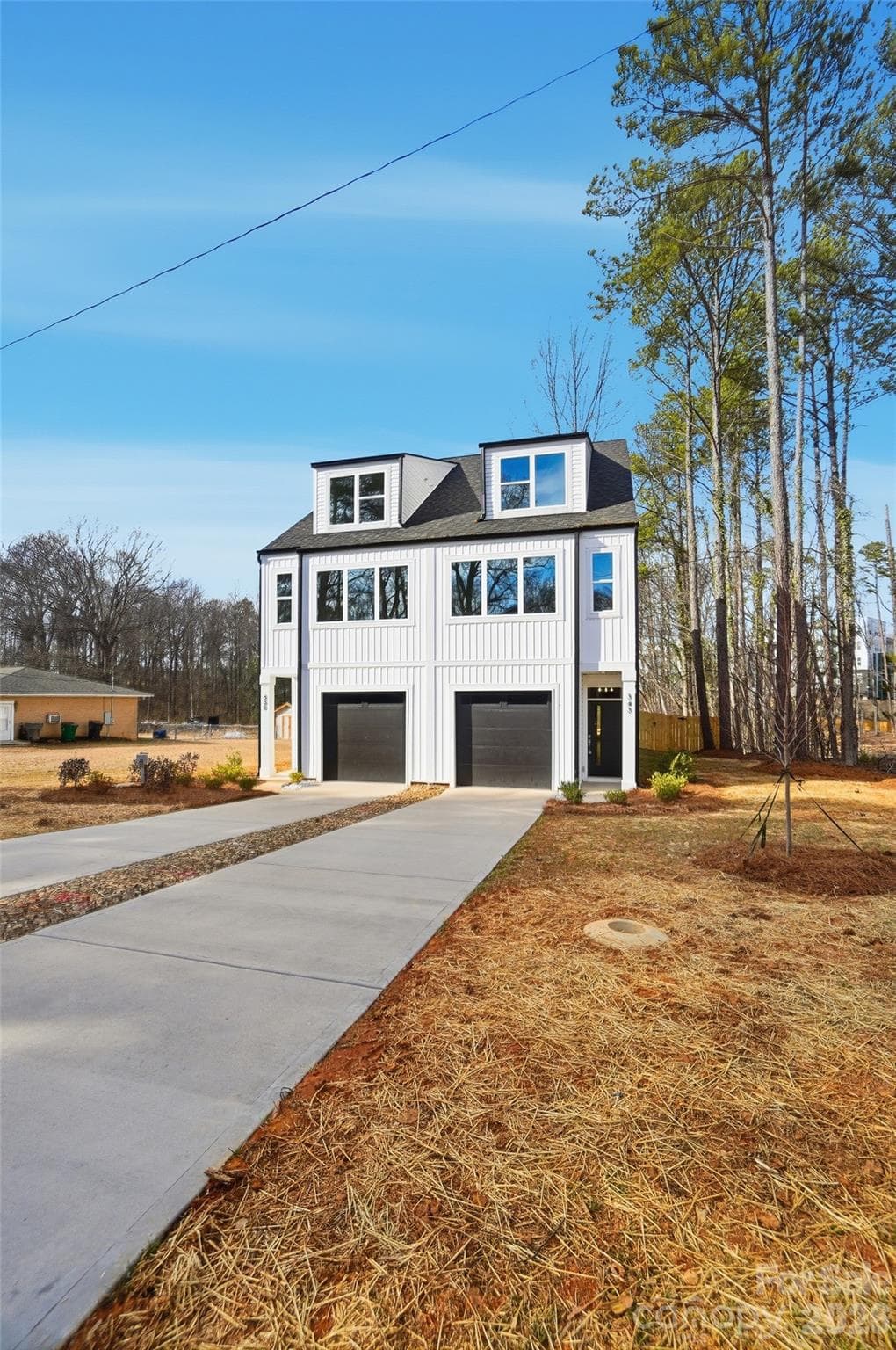 Duplex at Charlotte, photo 2 of 48