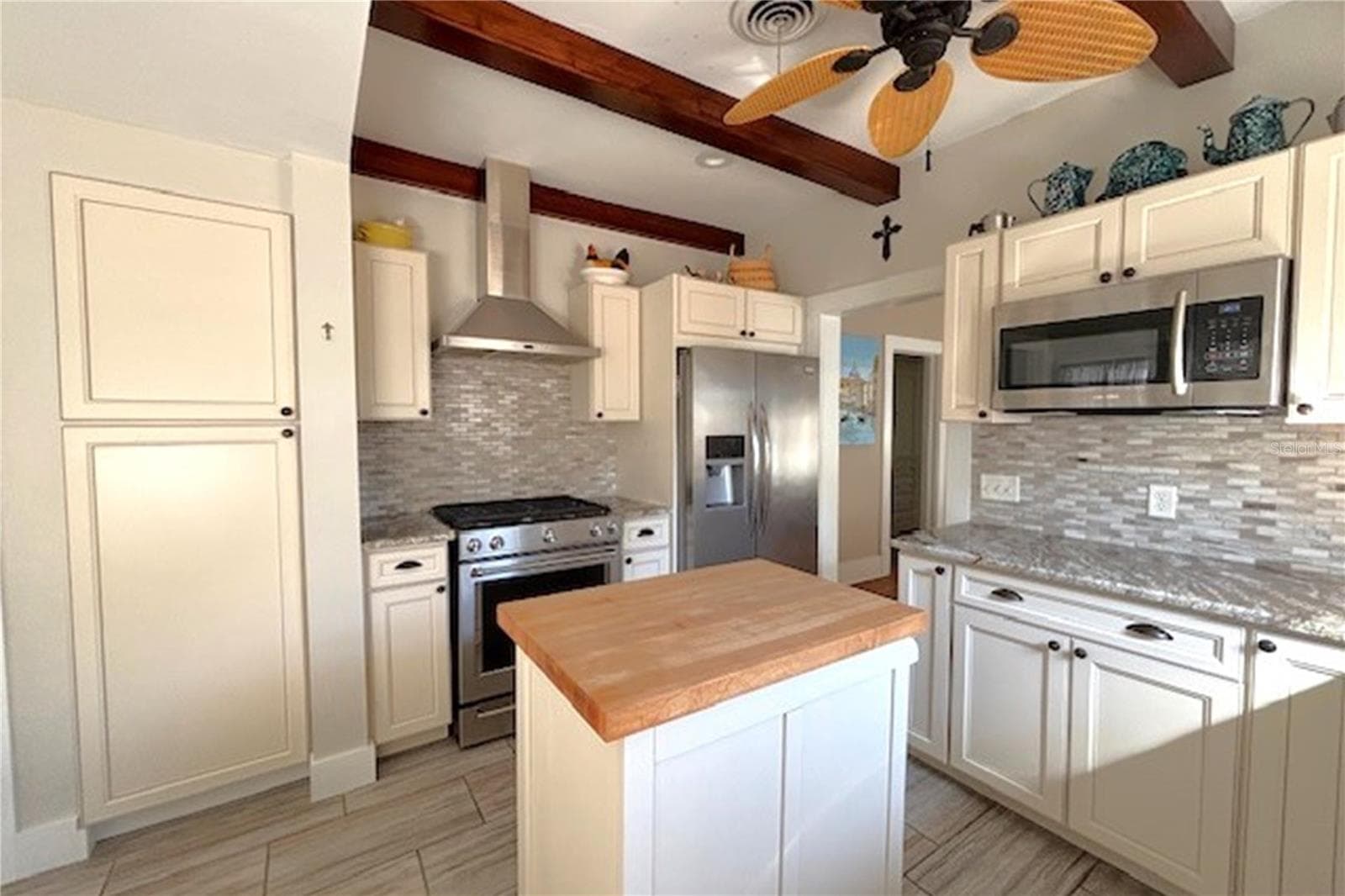 Kitchen - View of Pantry and Gas Stove - 1245 N ALEXANDER ST, MOUNT DORA