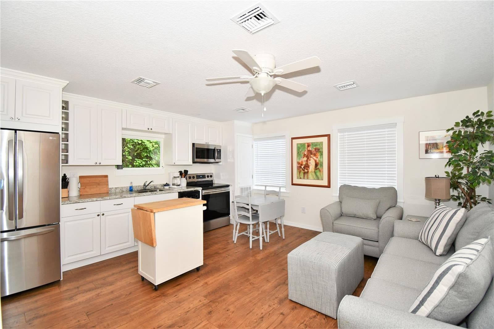 Apartment Living Dining Kitchen Areas - 1245 N ALEXANDER ST, MOUNT DORA