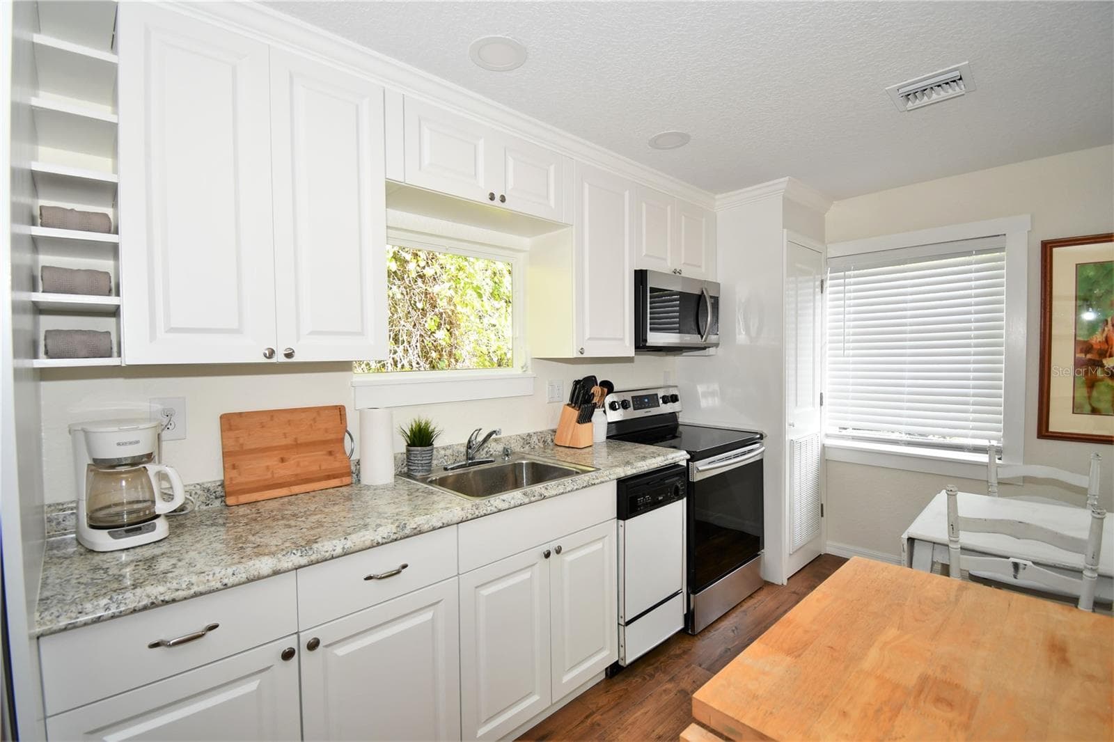 Apartment Kitchen - 1245 N ALEXANDER ST, MOUNT DORA