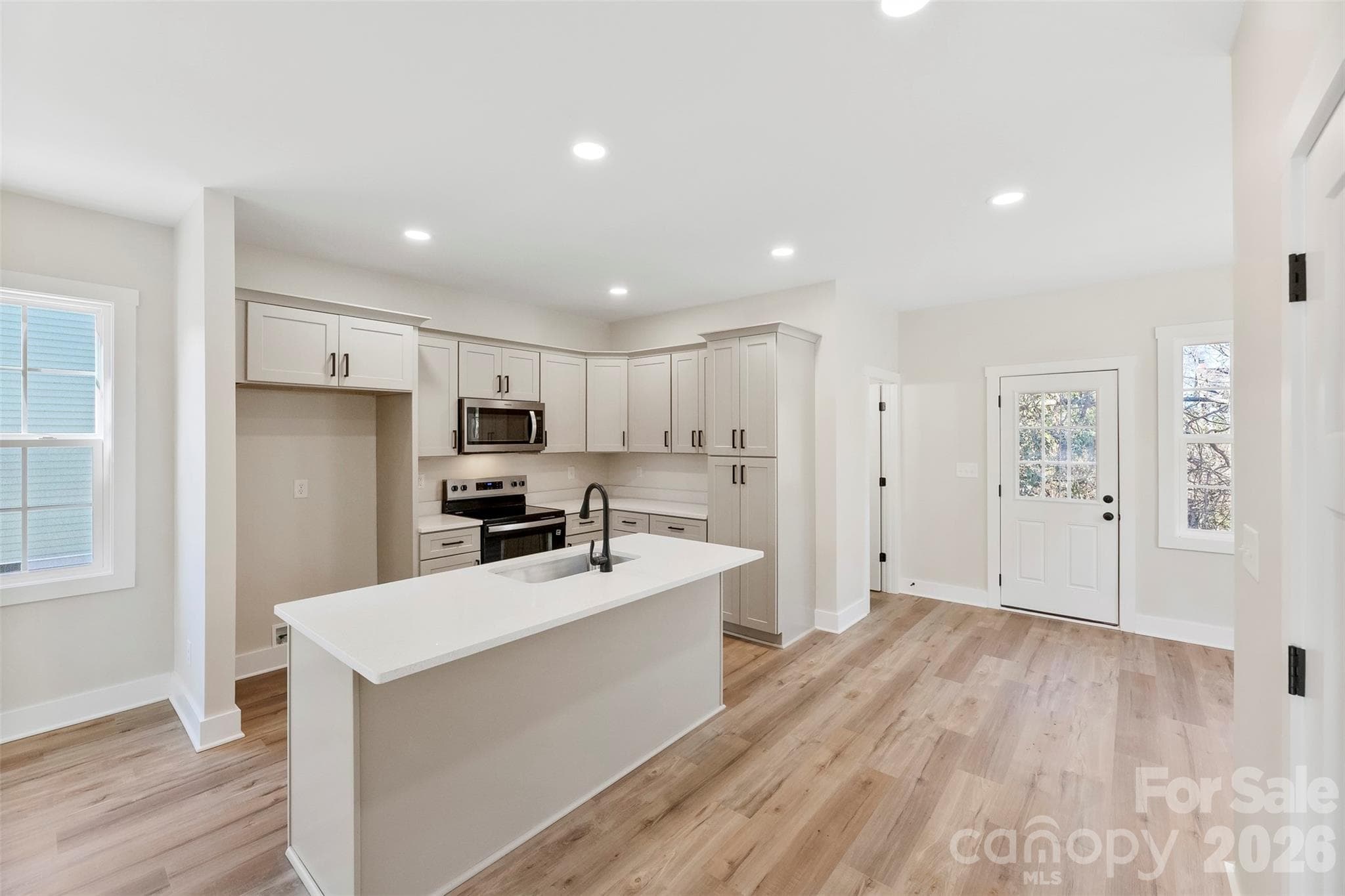 Single Family Residence at 205 Putnam Street, Shelby, photo 8 of 26