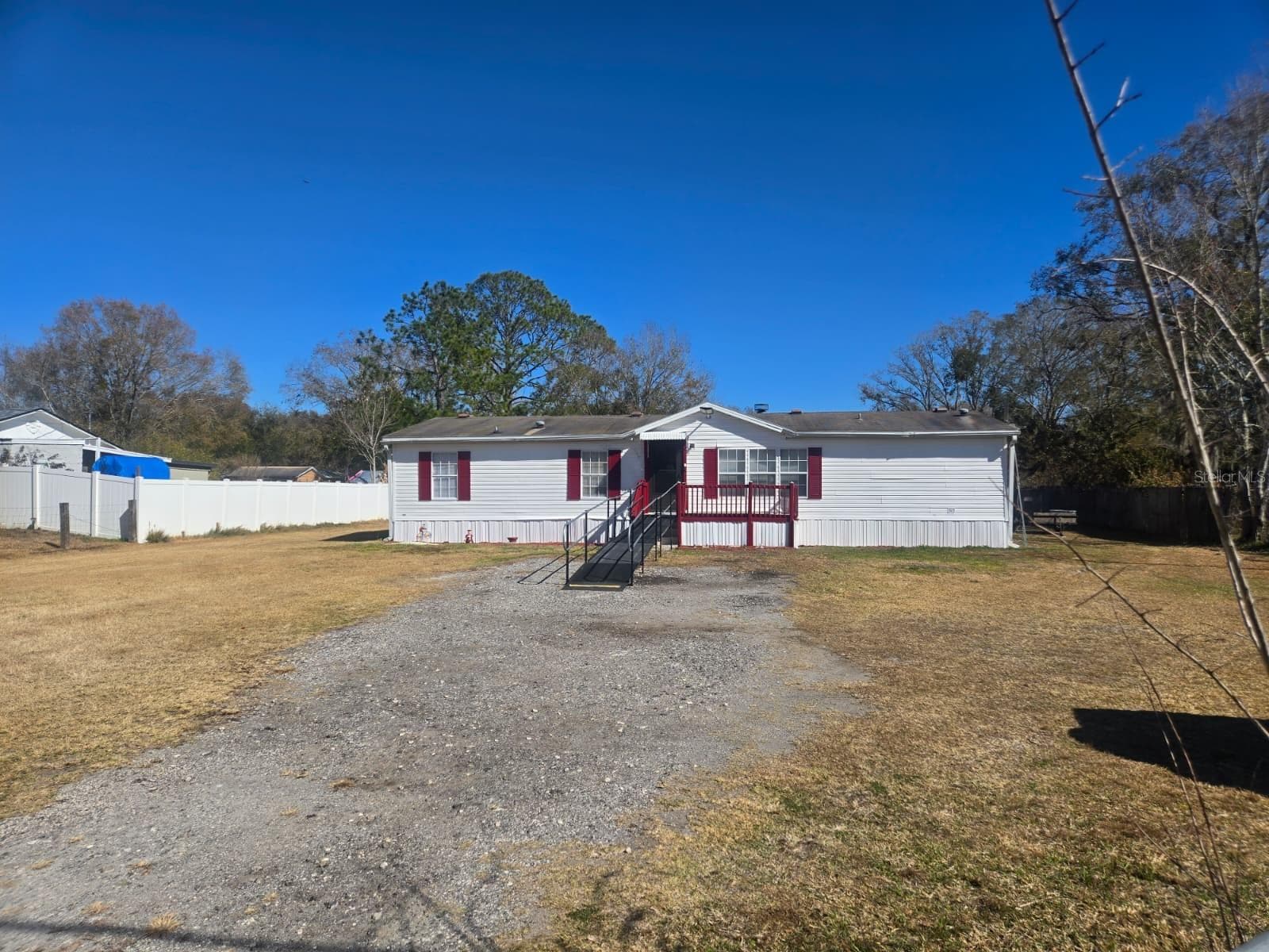 Manufactured Home at 6106 MANGROVE DR, WESLEY CHAPEL, photo 2 of 46