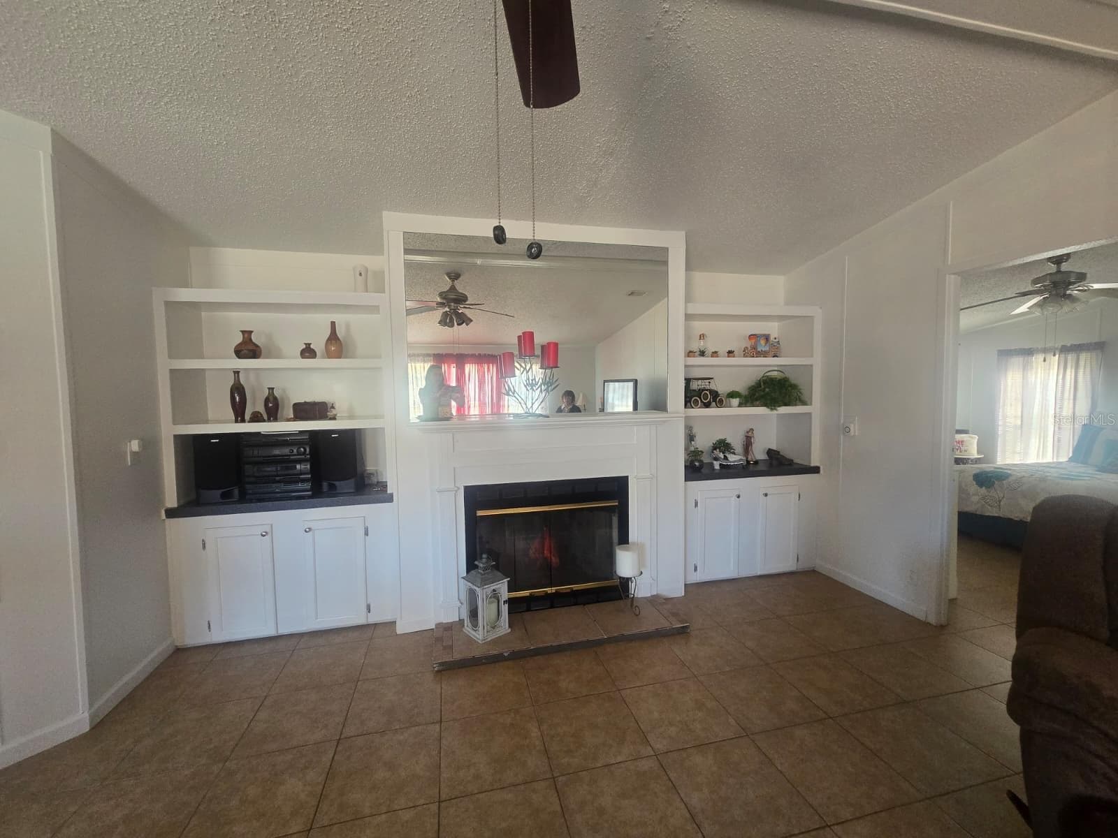 Wood burning fireplace - 6106 MANGROVE DR, WESLEY CHAPEL