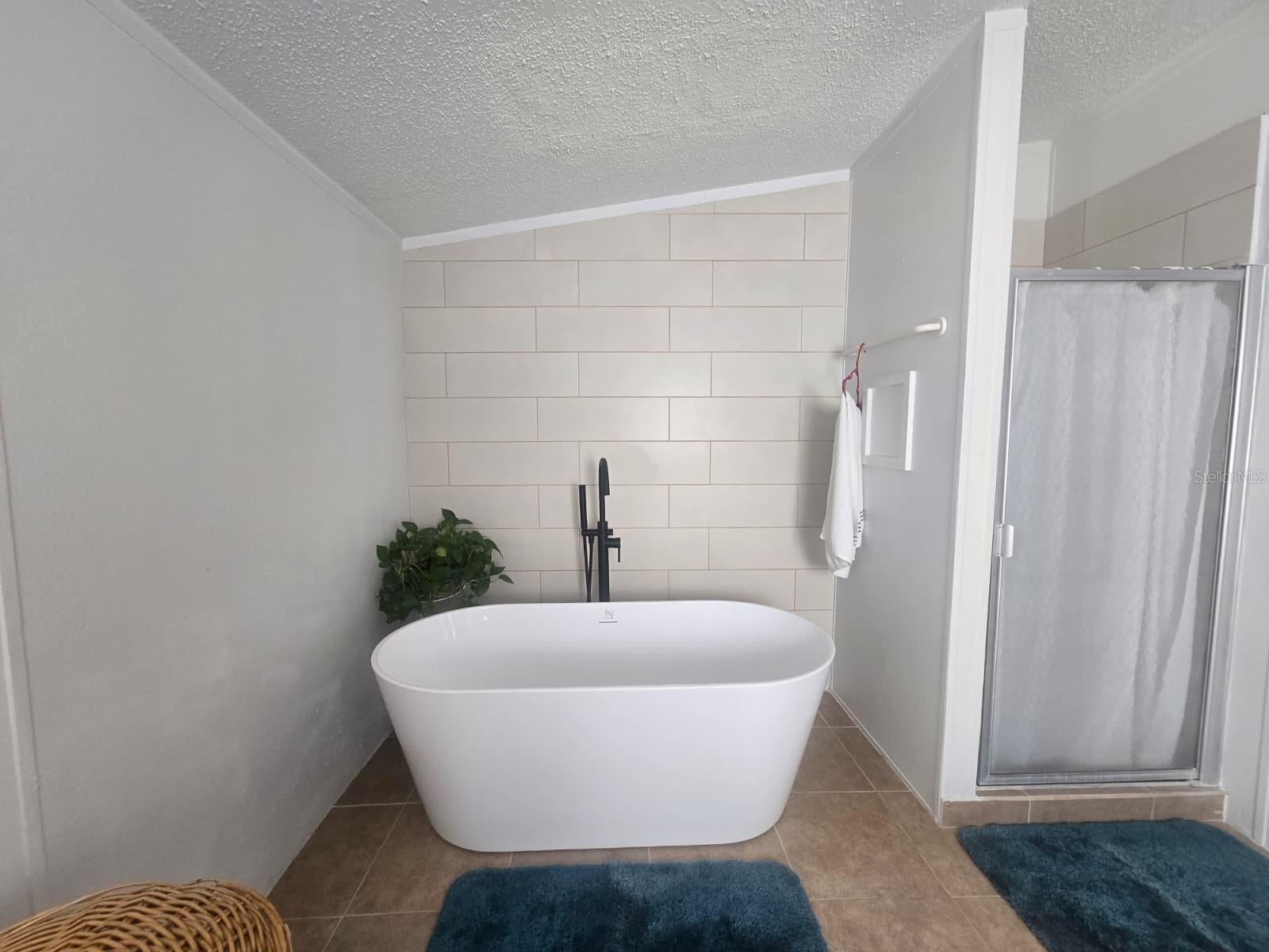 master bathroom - 6106 MANGROVE DR, WESLEY CHAPEL