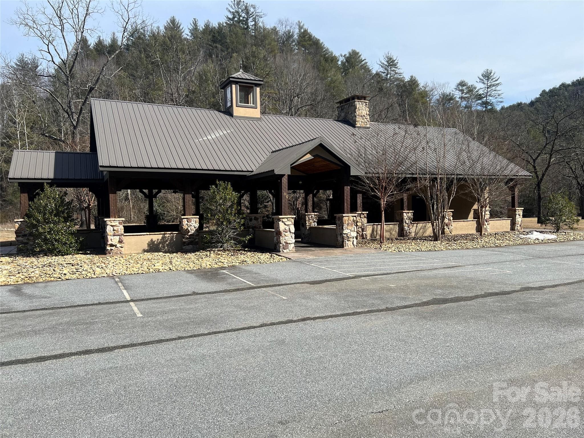 Pavillion - Lenoir