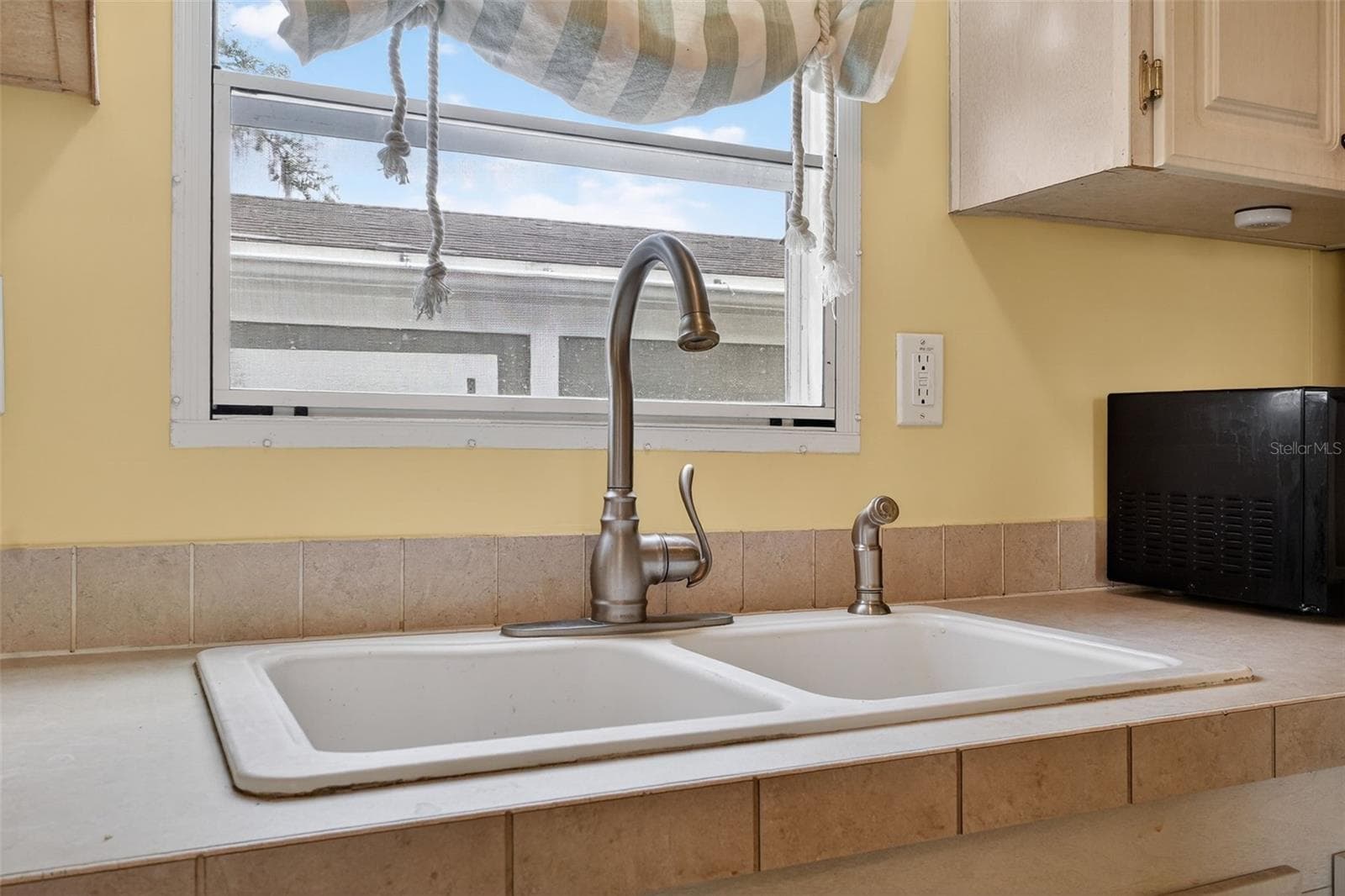 Manufactured Home at 153 GARY AVE, OAK HILL, photo 28 of 47