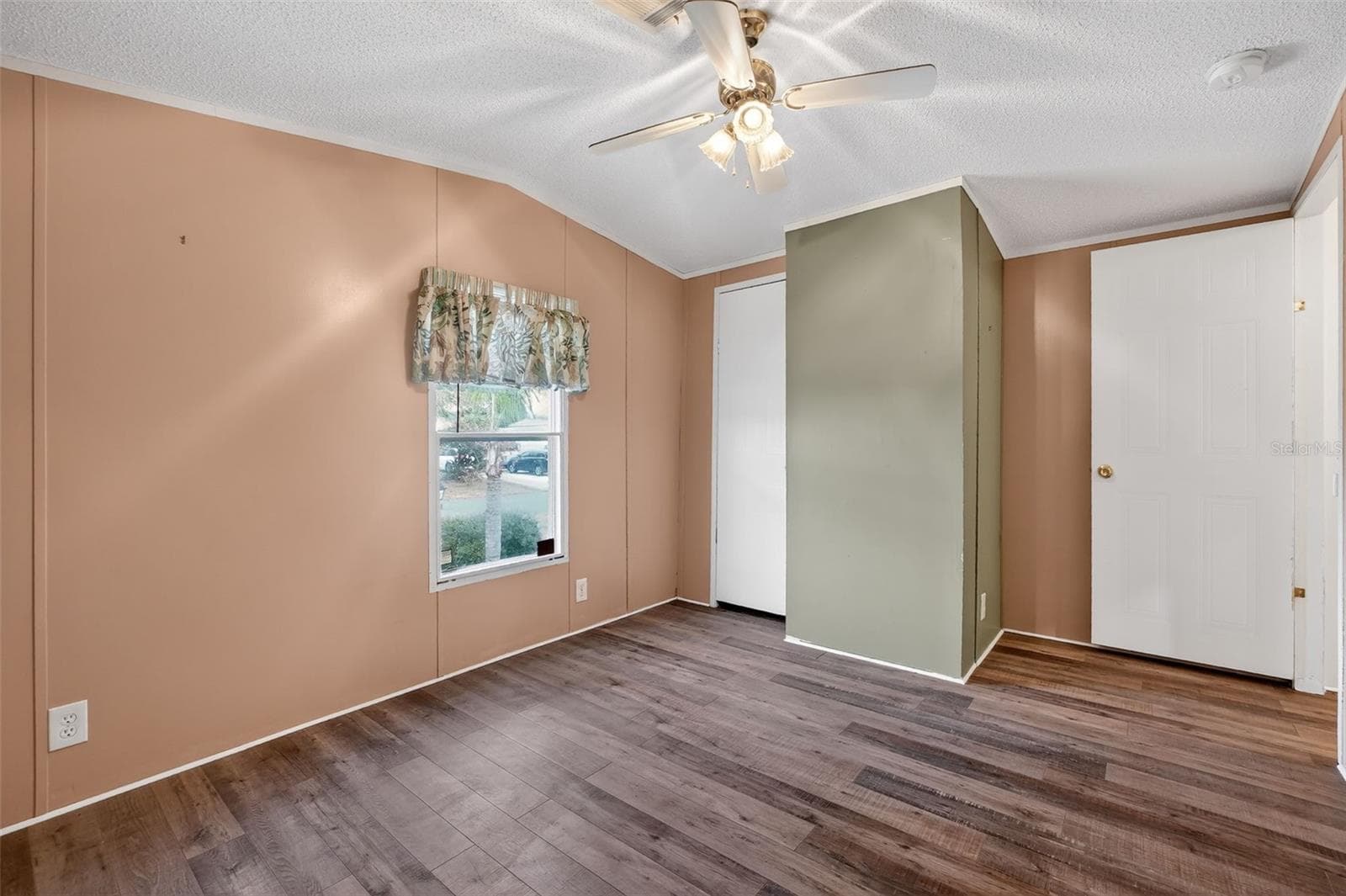 Manufactured Home at 153 GARY AVE, OAK HILL, photo 33 of 47