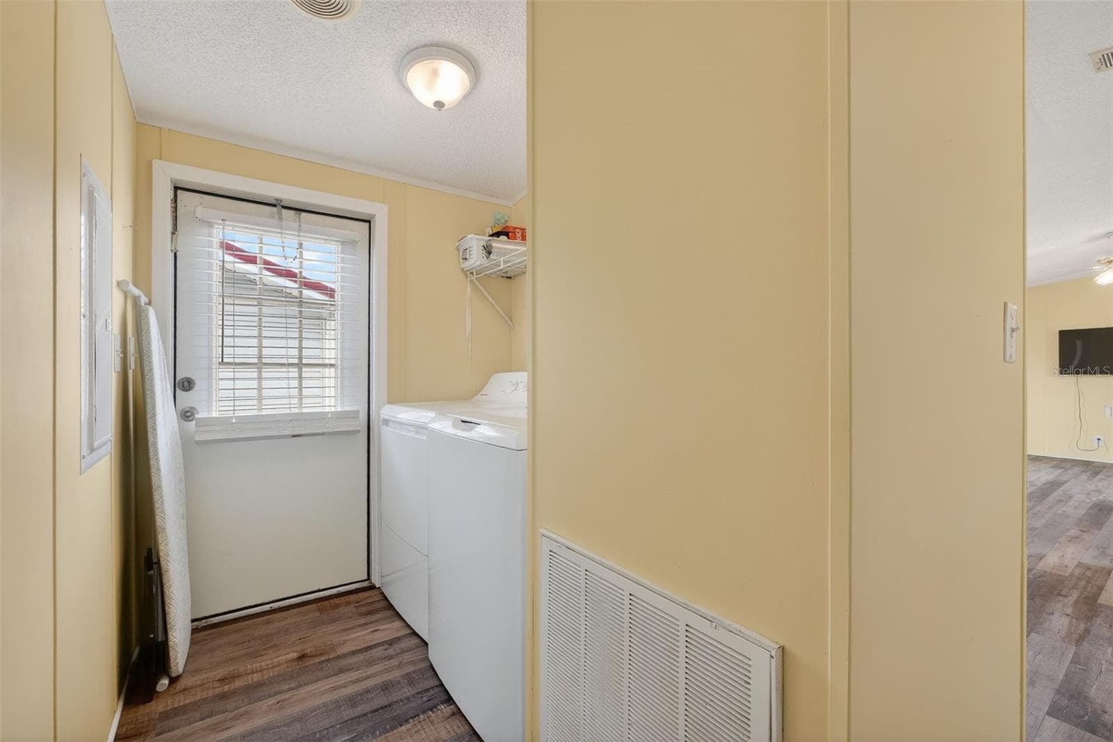 Manufactured Home at 153 GARY AVE, OAK HILL, photo 35 of 47