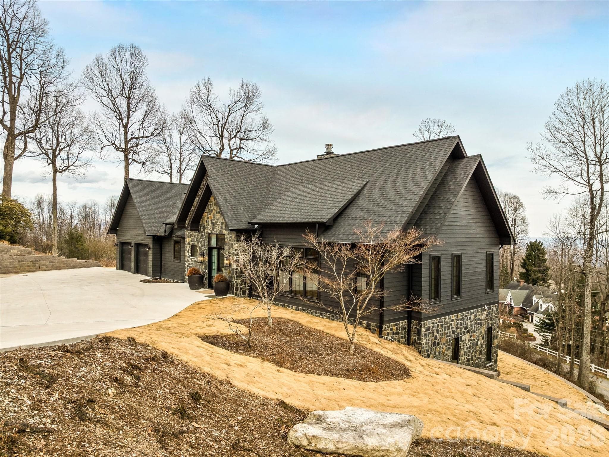 Elevated homesite with sweeping views and distinctive modern mountain design - 241 Tower Circle, Hendersonville