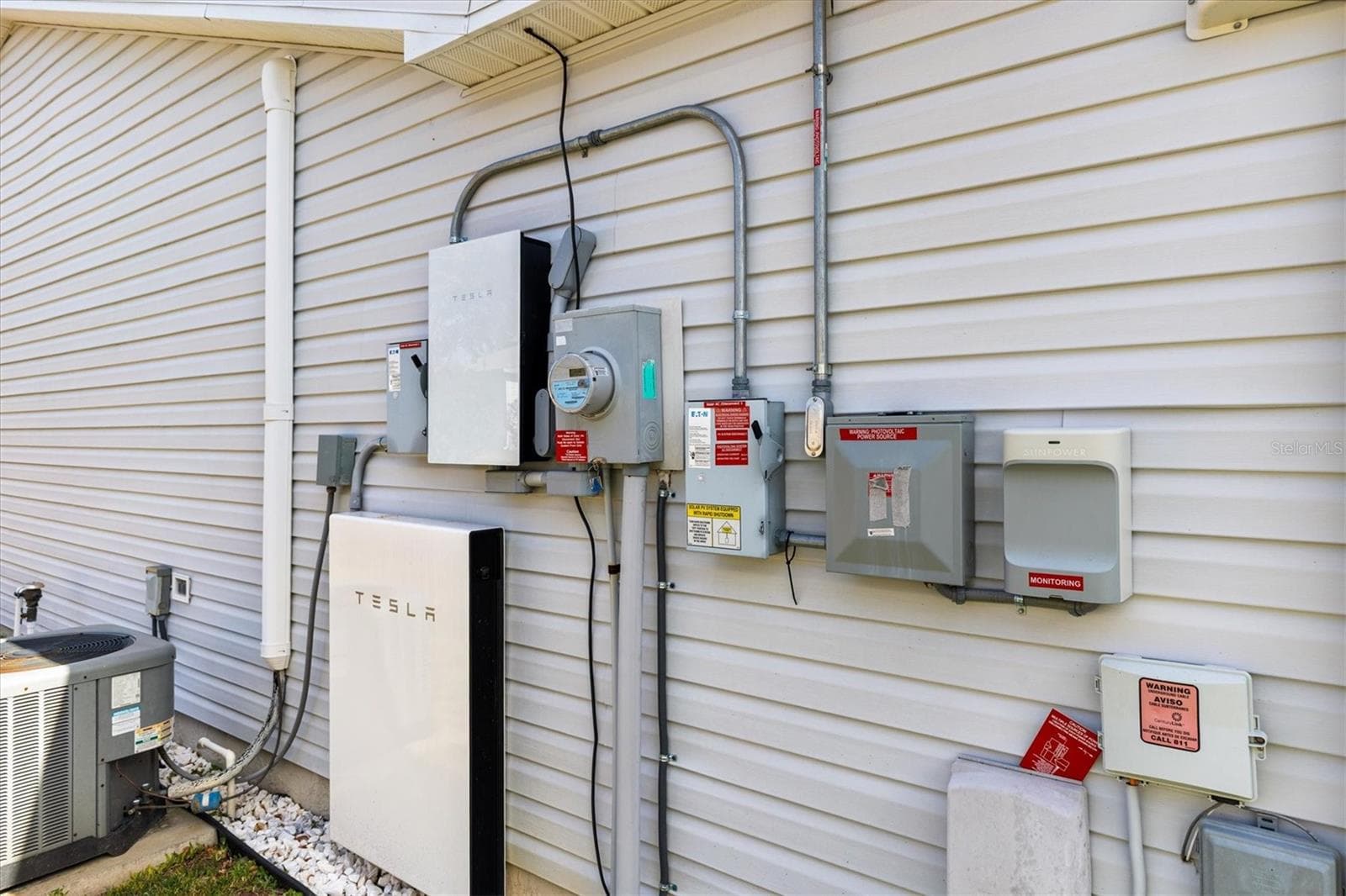 Exterior Solar Panel Batteries - 9711 SE 171ST ARGYLL ST, THE VILLAGES
