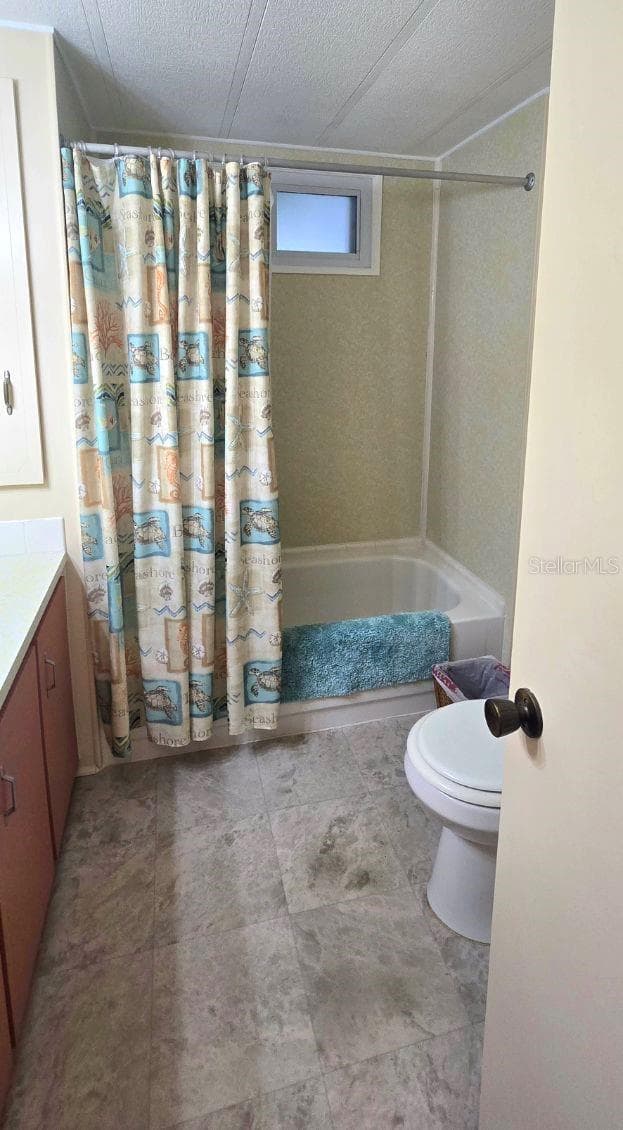Guest Bath - 40 CONCORD LN, PALM HARBOR