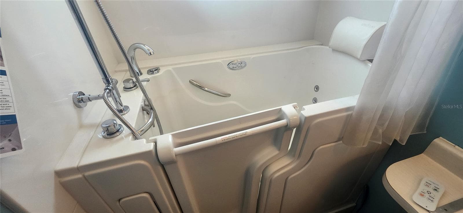 Mobile Home at 3229 TIKI DR, HOLIDAY, photo 4 of 46
