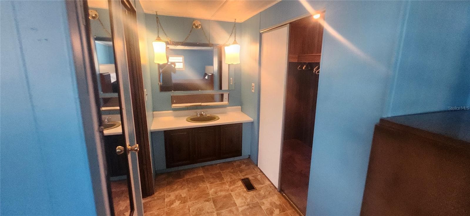 Mobile Home at 3229 TIKI DR, HOLIDAY, photo 11 of 46