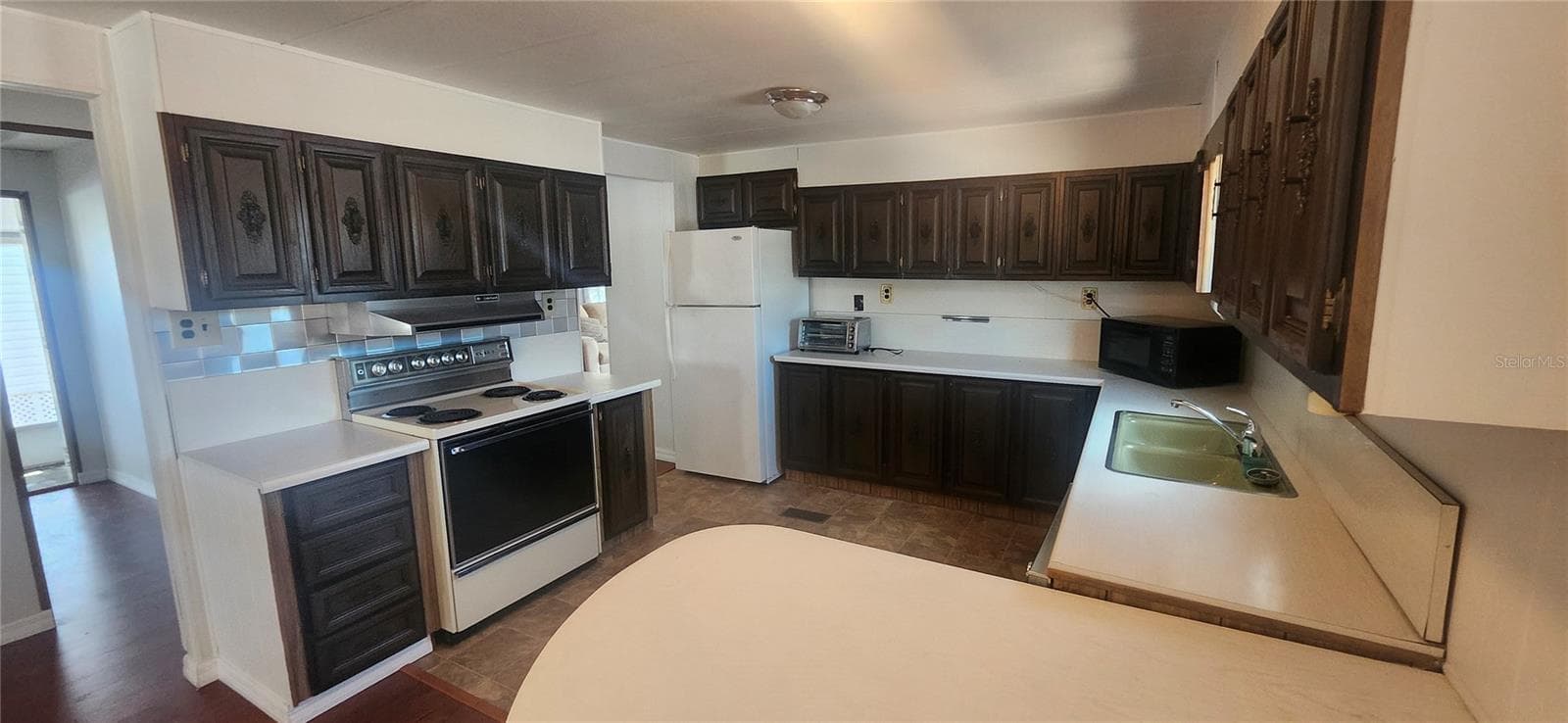 Mobile Home at 3229 TIKI DR, HOLIDAY, photo 27 of 46