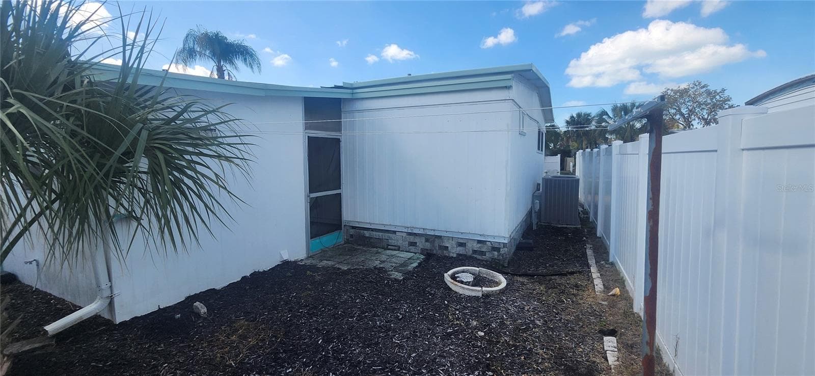 Mobile Home at 3229 TIKI DR, HOLIDAY, photo 33 of 46