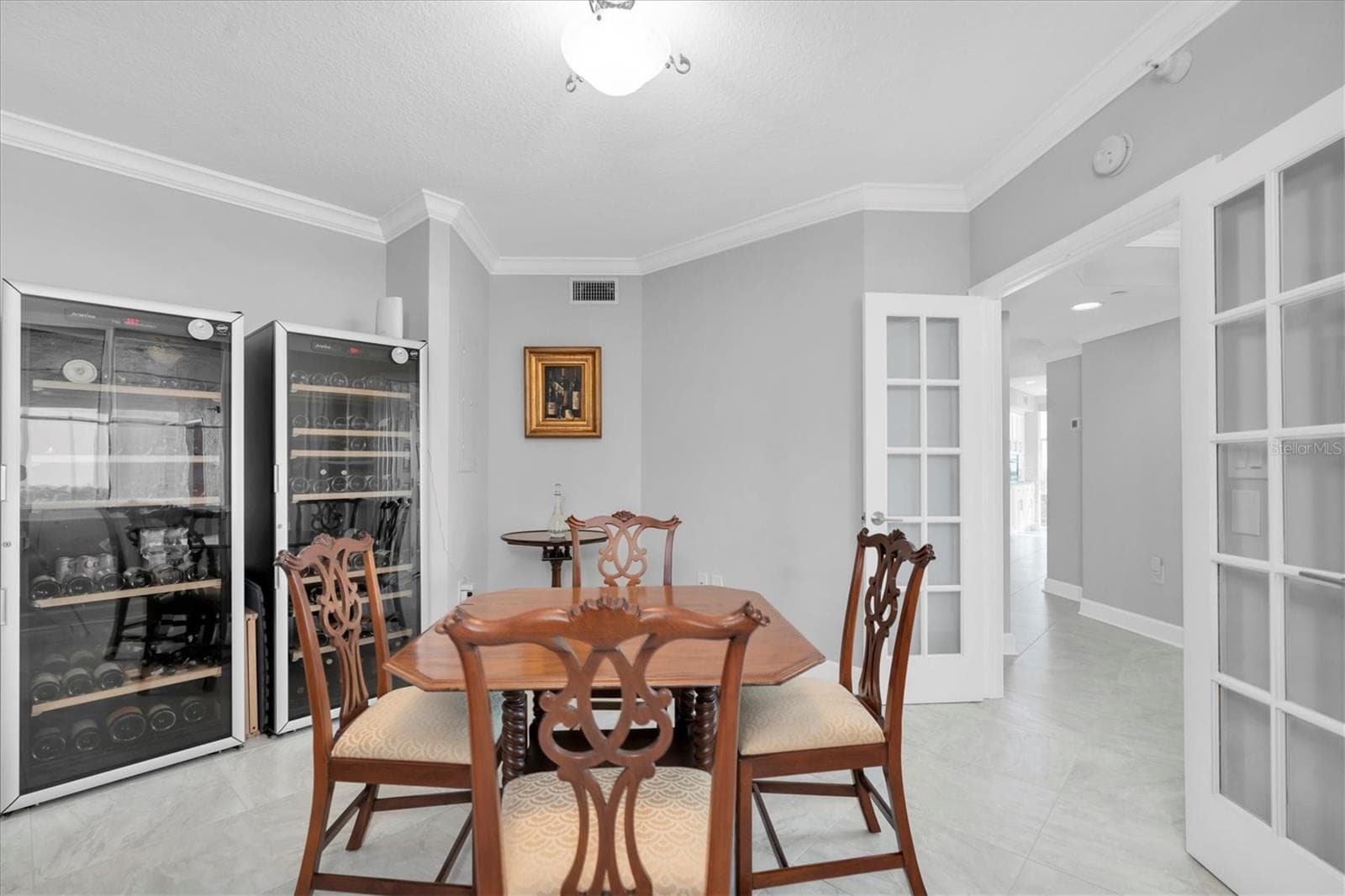 Living room/wine room - 4993 BACOPA LN S #705, ST PETERSBURG