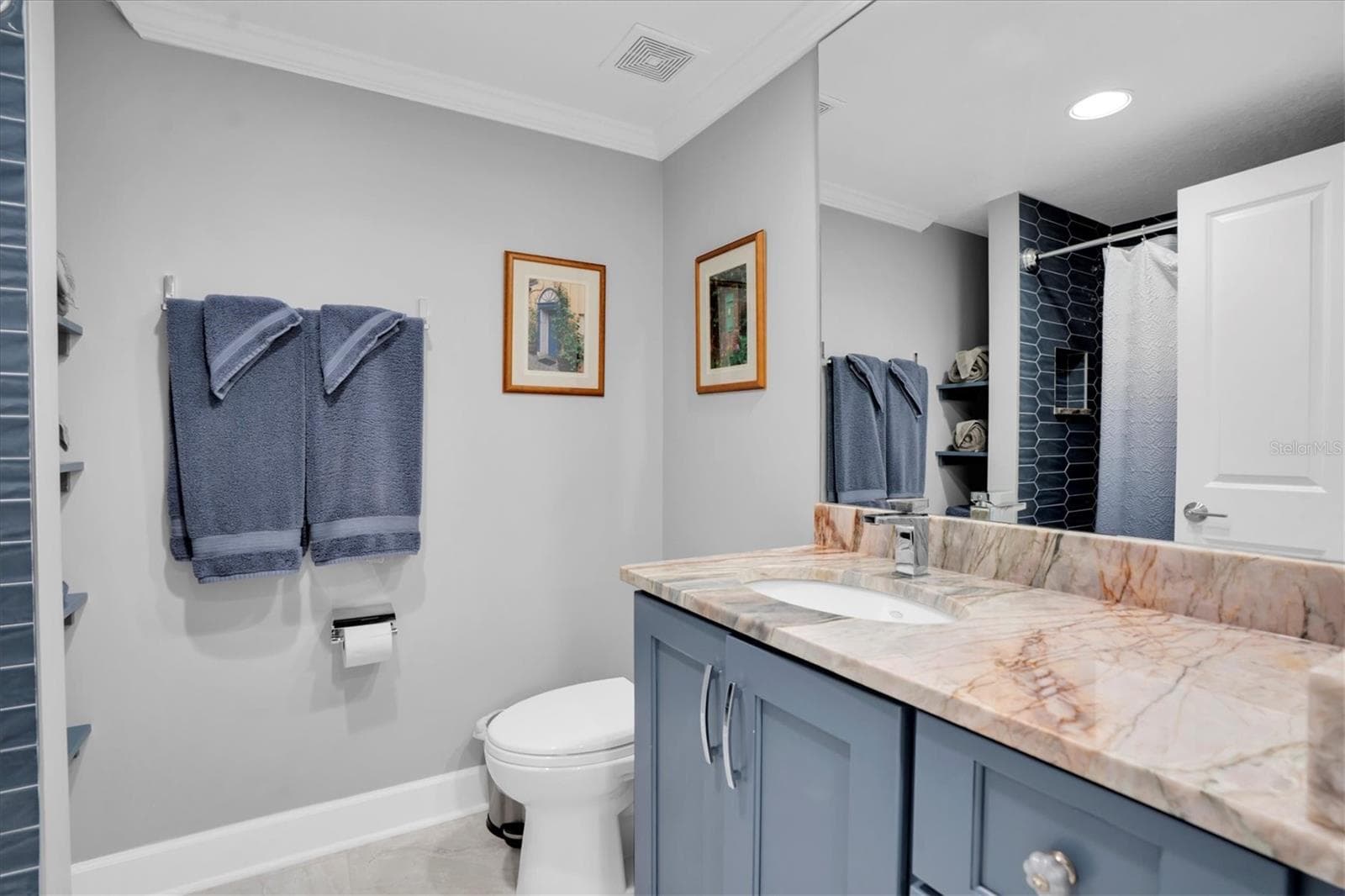 Guest full bath - 4993 BACOPA LN S #705, ST PETERSBURG